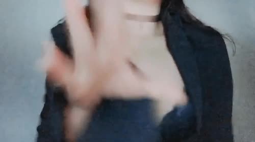 온라인슬롯, 슬롯사이트, 온라인카지노, 슬롯커뮤니티 슬롯왕국 - 가슴만 쳐다보니까 딱밤 때림