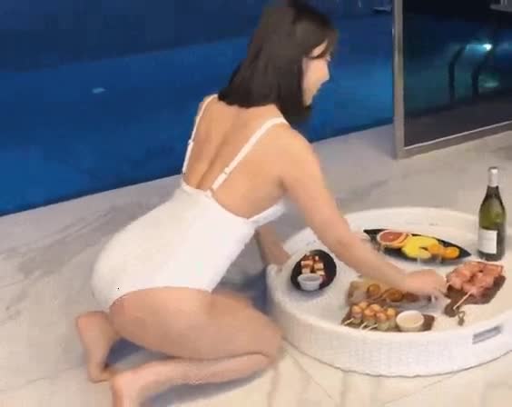 온라인슬롯, 슬롯사이트, 온라인카지노, 슬롯커뮤니티 슬롯왕국 - 맛있게 즐기는 수영복 뒤태녀