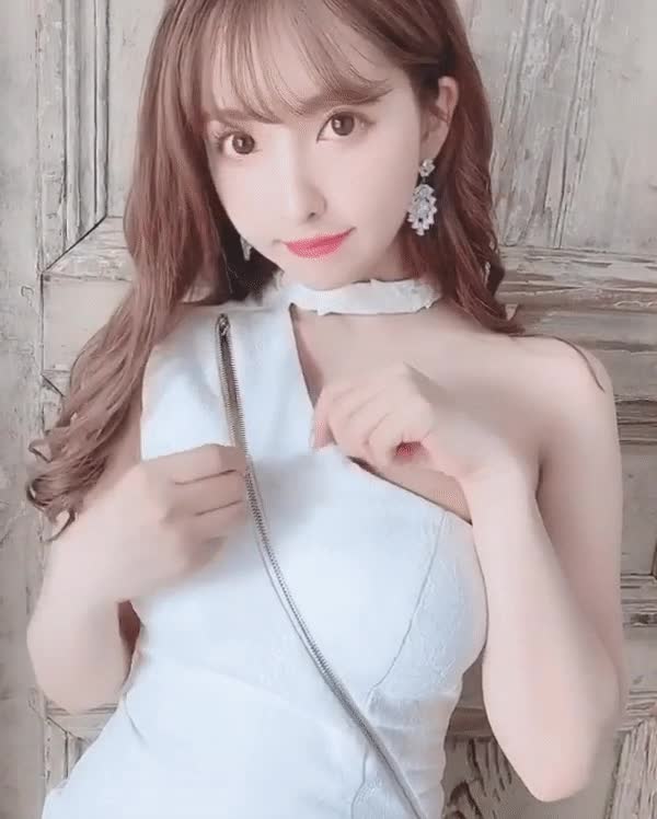온라인슬롯, 슬롯사이트, 온라인카지노, 슬롯커뮤니티 슬롯왕국 - 지퍼 내리는 미카미 유아