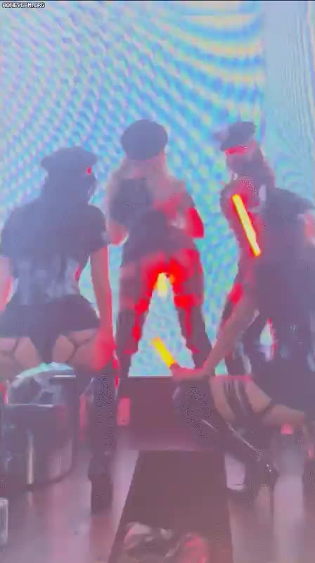 온라인슬롯, 슬롯사이트, 온라인카지노, 슬롯커뮤니티 슬롯왕국 - 한 때 클럽에서 많이 보이던 패션