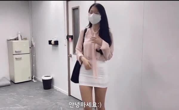 온라인슬롯, 슬롯사이트, 온라인카지노, 슬롯커뮤니티 슬롯왕국 - 속옷과 오피스룩 모두 보여준 처자