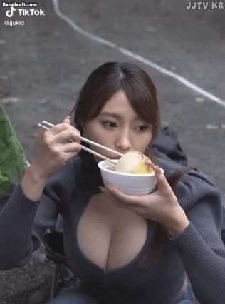 온라인슬롯, 슬롯사이트, 온라인카지노, 슬롯커뮤니티 슬롯왕국 - 가슴이 통 양파보다 큰거같은데?