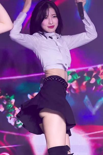 온라인슬롯, 슬롯사이트, 온라인카지노, 슬롯커뮤니티 슬롯왕국 - 이젠 그냥 대놓고 엉밑살 보여주는 오마이걸 아린