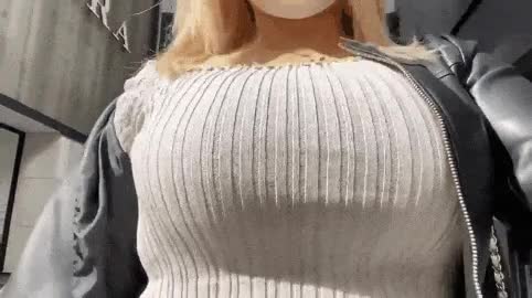 온라인슬롯, 슬롯사이트, 온라인카지노, 슬롯커뮤니티 슬롯왕국 - 길에서 화려한 무브먼트 보여주는 유토리
