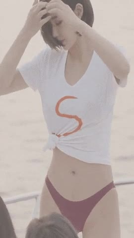 온라인슬롯, 슬롯사이트, 온라인카지노, 슬롯커뮤니티 슬롯왕국 - 비키니 입은 문신녀