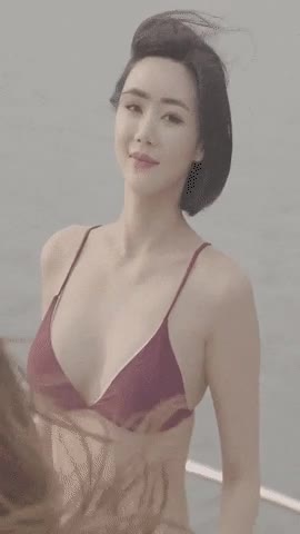 온라인슬롯, 슬롯사이트, 온라인카지노, 슬롯커뮤니티 슬롯왕국 - 비키니 입은 문신녀