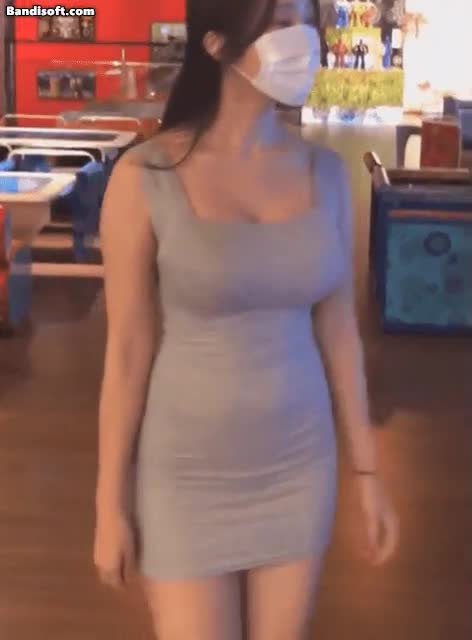 온라인슬롯, 슬롯사이트, 온라인카지노, 슬롯커뮤니티 슬롯왕국 - 한국 처자 꽉끼는 원피스.. 몸매 예술이네