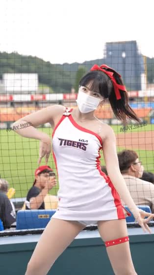 온라인슬롯, 슬롯사이트, 온라인카지노, 슬롯커뮤니티 슬롯왕국 - 이다혜 치어리더 자극적인 몸놀림 ㄷㄷ