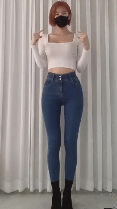 온라인슬롯, 슬롯사이트, 온라인카지노, 슬롯커뮤니티 슬롯왕국 - 청바지 핏이 너무 좋은 누나
