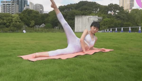 온라인슬롯, 슬롯사이트, 온라인카지노, 슬롯커뮤니티 슬롯왕국 - 레깅스 신고 다리 스트레칭하는 누나