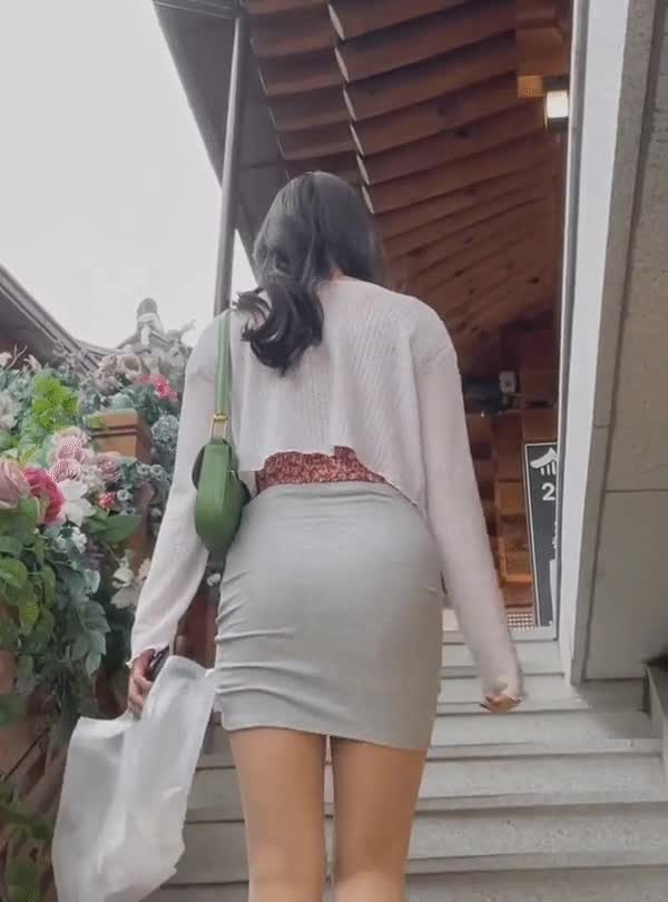 온라인슬롯, 슬롯사이트, 온라인카지노, 슬롯커뮤니티 슬롯왕국 - 야한의상 입고 놀러다니는 유부녀