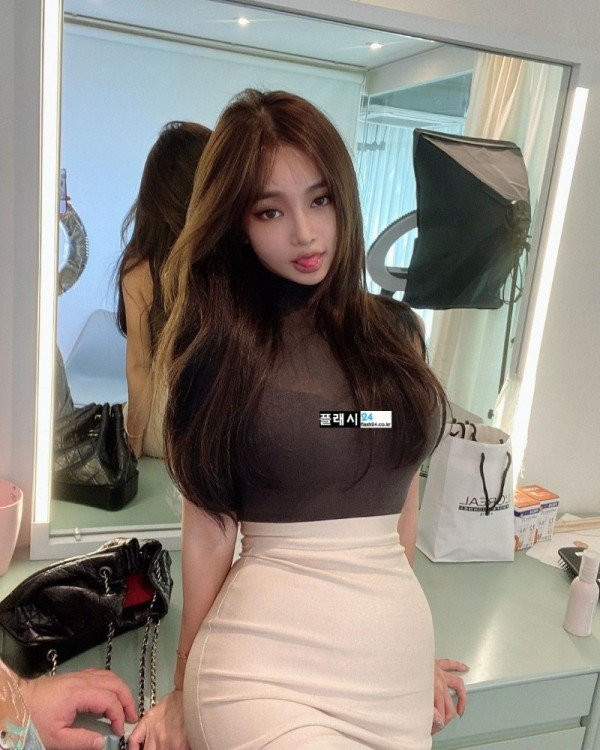 온라인슬롯, 슬롯사이트, 온라인카지노, 슬롯커뮤니티 슬롯왕국 - 이 여자 몸매가 대단하다....