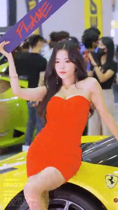 온라인슬롯, 슬롯사이트, 온라인카지노, 슬롯커뮤니티 슬롯왕국 - 얼굴도 완성된 레이싱 모델