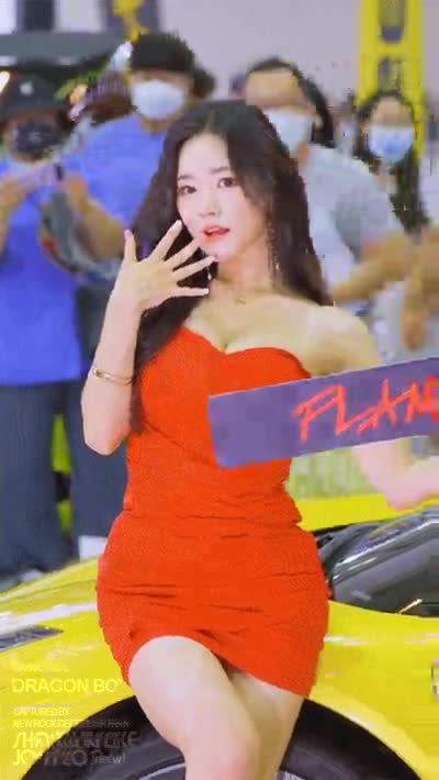 온라인슬롯, 슬롯사이트, 온라인카지노, 슬롯커뮤니티 슬롯왕국 - 얼굴도 완성된 레이싱 모델