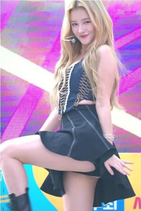 온라인슬롯, 슬롯사이트, 온라인카지노, 슬롯커뮤니티 슬롯왕국 - 매우 공격적인 피지컬 모모랜드 낸시