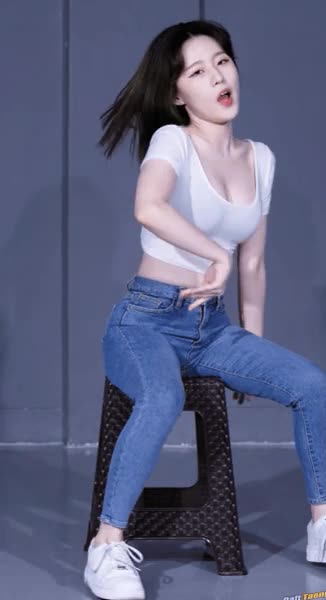 온라인슬롯, 슬롯사이트, 온라인카지노, 슬롯커뮤니티 슬롯왕국 - 이래서 흰티 청바지에 환장하는거구나..