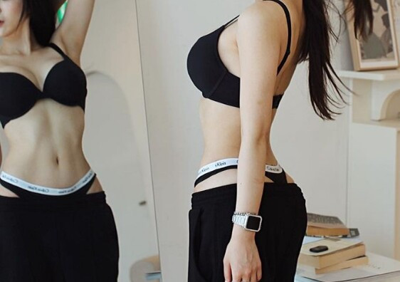 온라인슬롯, 슬롯사이트, 온라인카지노, 슬롯커뮤니티 슬롯왕국 - 확실히 운동하는 누나들 몸매는 다르긴함