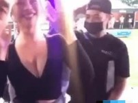 온라인슬롯, 슬롯사이트, 온라인카지노, 슬롯커뮤니티 슬롯왕국 - 출렁출렁.. 기분 좋은 누님   