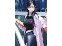 온라인슬롯, 슬롯사이트, 온라인카지노, 슬롯커뮤니티 슬롯왕국 - 이 외모에 몸매까지 경이로운 현역 아이돌   