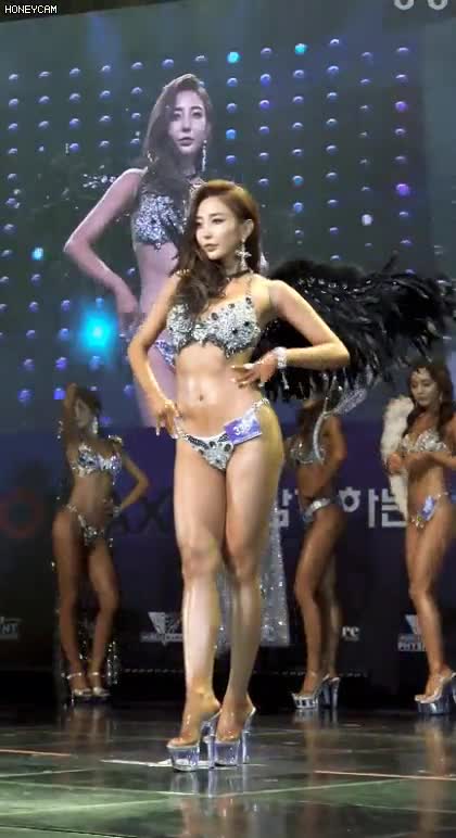 온라인슬롯, 슬롯사이트, 온라인카지노, 슬롯커뮤니티 슬롯왕국 - 감탄 나오는 쇼호스트.gif