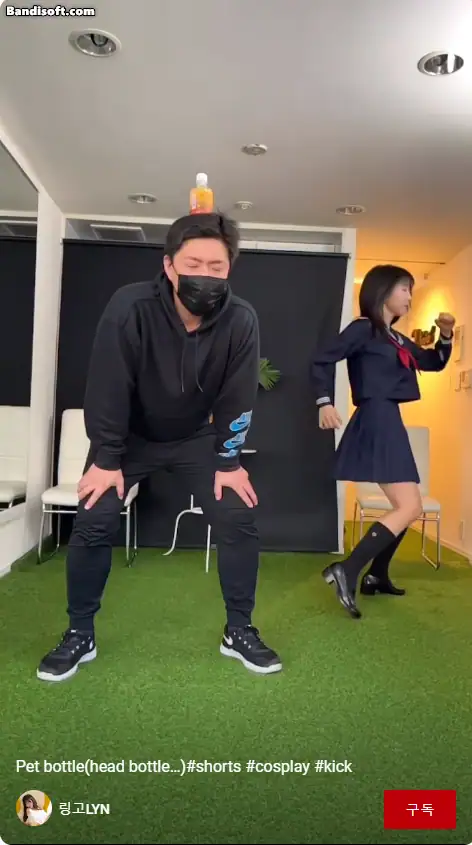 온라인슬롯, 슬롯사이트, 온라인카지노, 슬롯커뮤니티 슬롯왕국 - 머리위에 있는 페트병 돌려차기