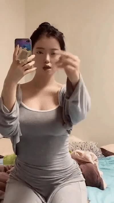 온라인슬롯, 슬롯사이트, 온라인카지노, 슬롯커뮤니티 슬롯왕국 - 보기 민망한 노브라 미시룩