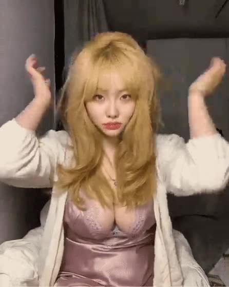 온라인슬롯, 슬롯사이트, 온라인카지노, 슬롯커뮤니티 슬롯왕국 - 기무세딘 머리 정리하는데 자꾸 따라 움직이는 미드
