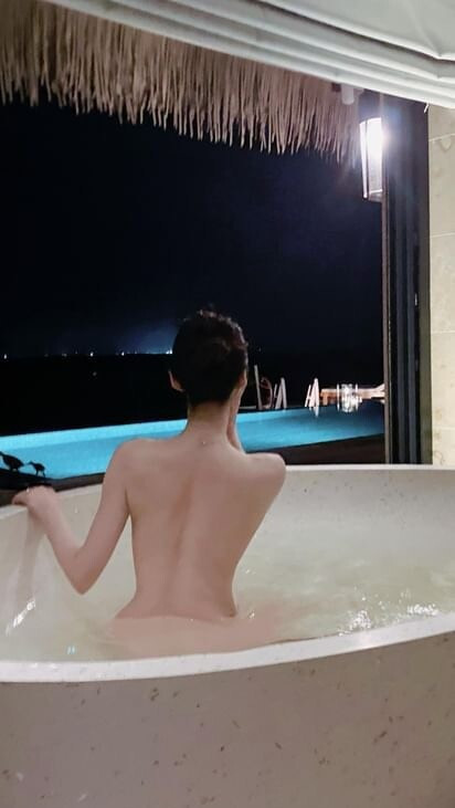온라인슬롯, 슬롯사이트, 온라인카지노, 슬롯커뮤니티 슬롯왕국 - 여기저기 잘 놀러다니는 인스타 처자