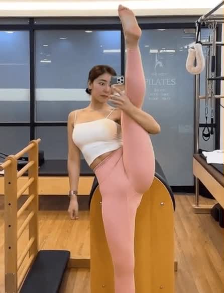 온라인슬롯, 슬롯사이트, 온라인카지노, 슬롯커뮤니티 슬롯왕국 - 다리찢기 좋아하는 필라테스녀