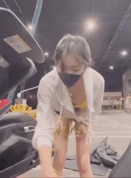 온라인슬롯, 슬롯사이트, 온라인카지노, 슬롯커뮤니티 슬롯왕국 - 구석구석 셀프 세차하는 처자