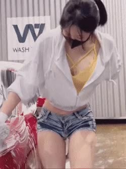 온라인슬롯, 슬롯사이트, 온라인카지노, 슬롯커뮤니티 슬롯왕국 - 구석구석 셀프 세차하는 처자