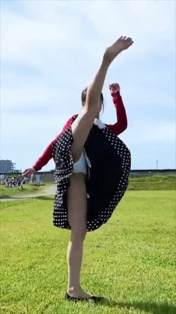 온라인슬롯, 슬롯사이트, 온라인카지노, 슬롯커뮤니티 슬롯왕국 - 치마입고 거침없이 하이킥 하는 처자[1]