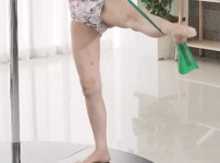온라인슬롯, 슬롯사이트, 온라인카지노, 슬롯커뮤니티 슬롯왕국 - 야한 의상입고 폴댄스 배워보기  