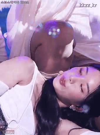 온라인슬롯, 슬롯사이트, 온라인카지노, 슬롯커뮤니티 슬롯왕국 - 옆으로 누워버리는 권은비 ㅗㅜㅑ