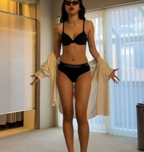 온라인슬롯, 슬롯사이트, 온라인카지노, 슬롯커뮤니티 슬롯왕국 - 의외로 몸매 좋은 이영지
