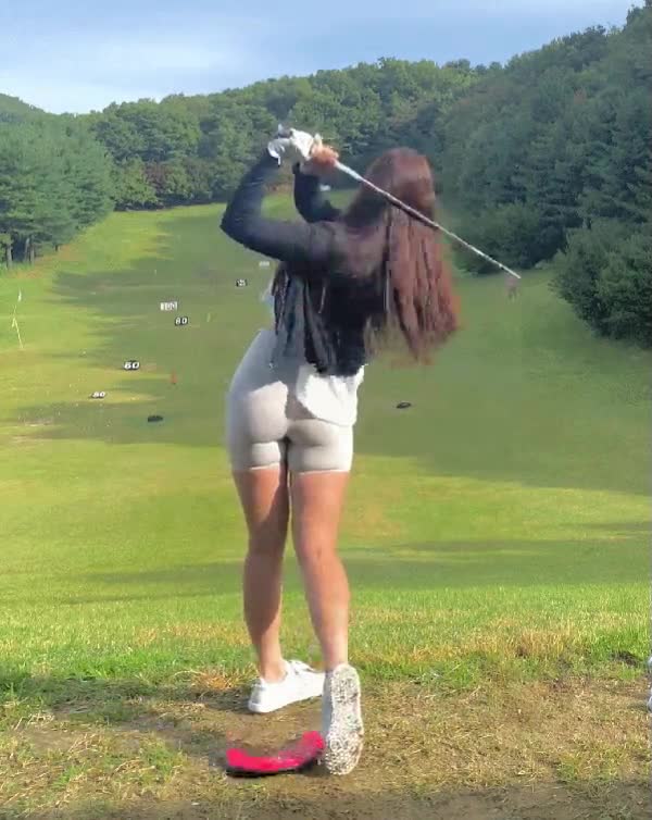 온라인슬롯, 슬롯사이트, 온라인카지노, 슬롯커뮤니티 슬롯왕국 - 골프가 취미인 처자 피지컬