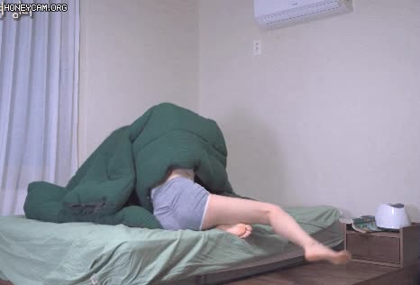 온라인슬롯, 슬롯사이트, 온라인카지노, 슬롯커뮤니티 슬롯왕국 - 침실 꾸미고 너무 좋아하는 처자