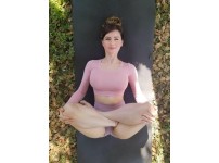 온라인슬롯, 슬롯사이트, 온라인카지노, 슬롯커뮤니티 슬롯왕국 - 다양한 자세를 선보이는 요가녀   