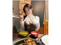 온라인슬롯, 슬롯사이트, 온라인카지노, 슬롯커뮤니티 슬롯왕국 - 식당에서 가슴 까는 신재은 돌발행동   