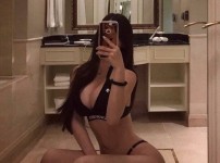 온라인슬롯, 슬롯사이트, 온라인카지노, 슬롯커뮤니티 슬롯왕국 - 수영복 셀카 찍어보는 처자   